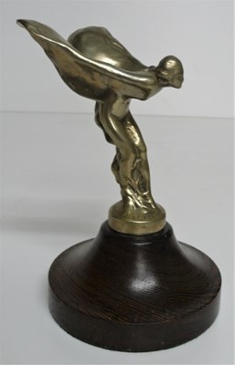 Lot 74 - A good ‘Cat in the Moon’ mascot marked Et Mercier and Paris 1923.