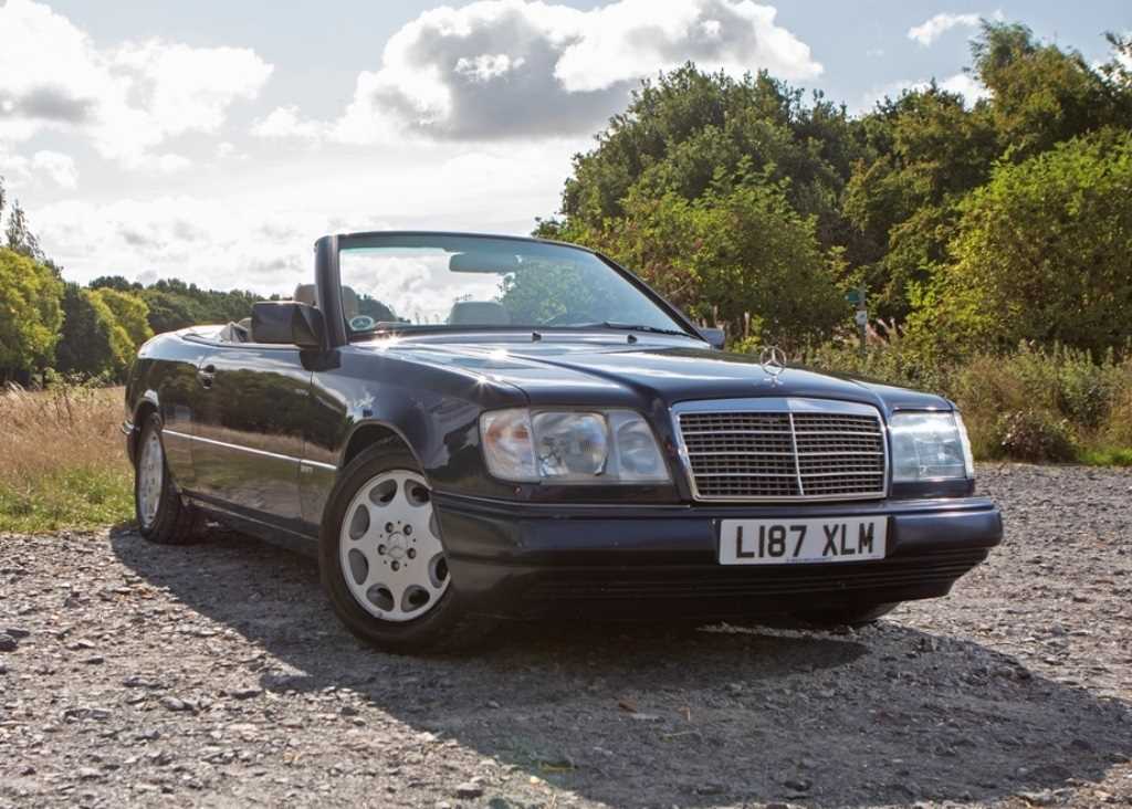 Lot 123 - 1994 Mercedes-Benz E220 Sportline Convertible