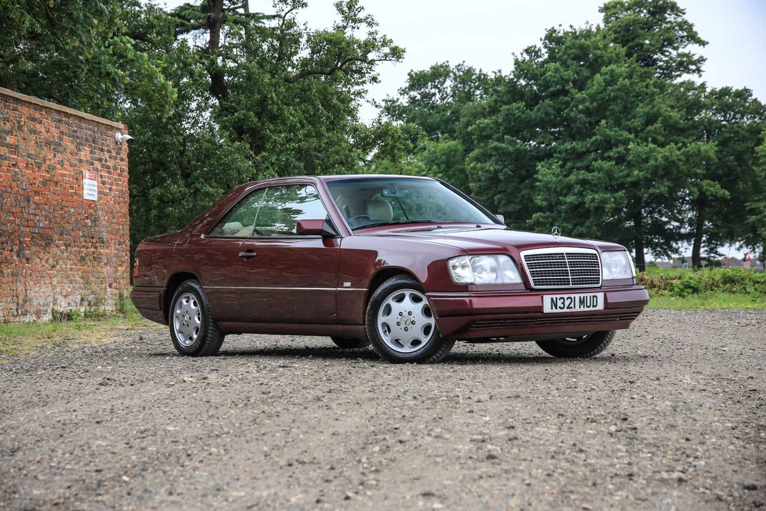Lot 120 - 1996 Mercedes-Benz E220 Coupé