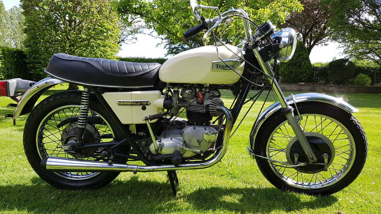 Lot 104 - 1973 Triumph Bonneville 750 T140