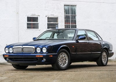Lot 162 - 1997 Jaguar XJ8 (3.2 litre)
