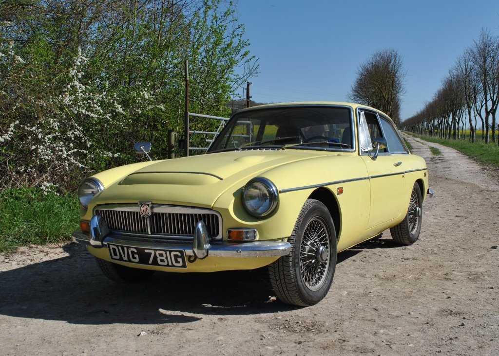 Lot 118 - 1969 MG C GT