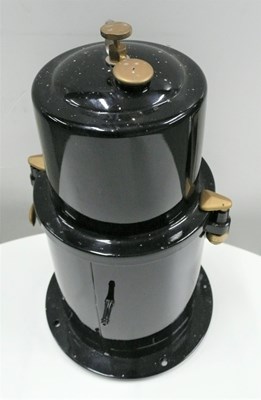 Lot 07 - A pair of cast iron Mr & Mrs Drip Esso