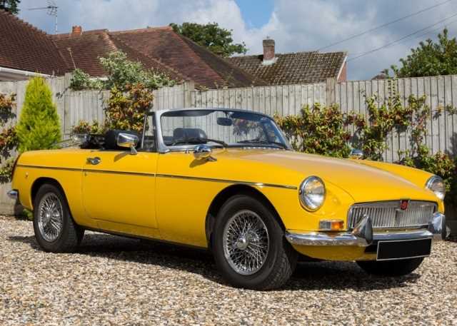 Lot 135 - 1974 MG B Roadster