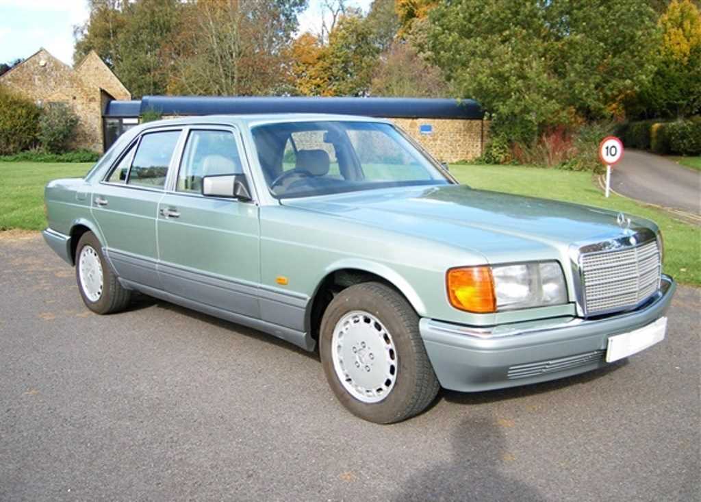 Lot 115 - 1990 Mercedes-Benz  260 SE