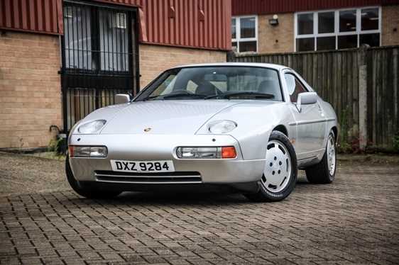 Lot 233 - 1989 Porsche 928 S4